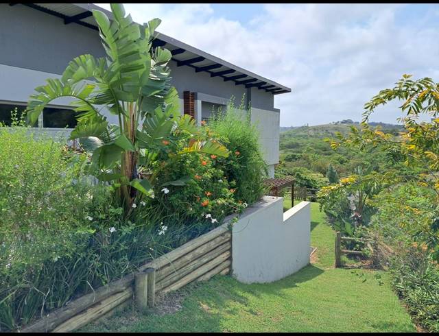 3 BEDROOM TOWNHOUSE FOR SALE IN PALM LAKES ESTATE
